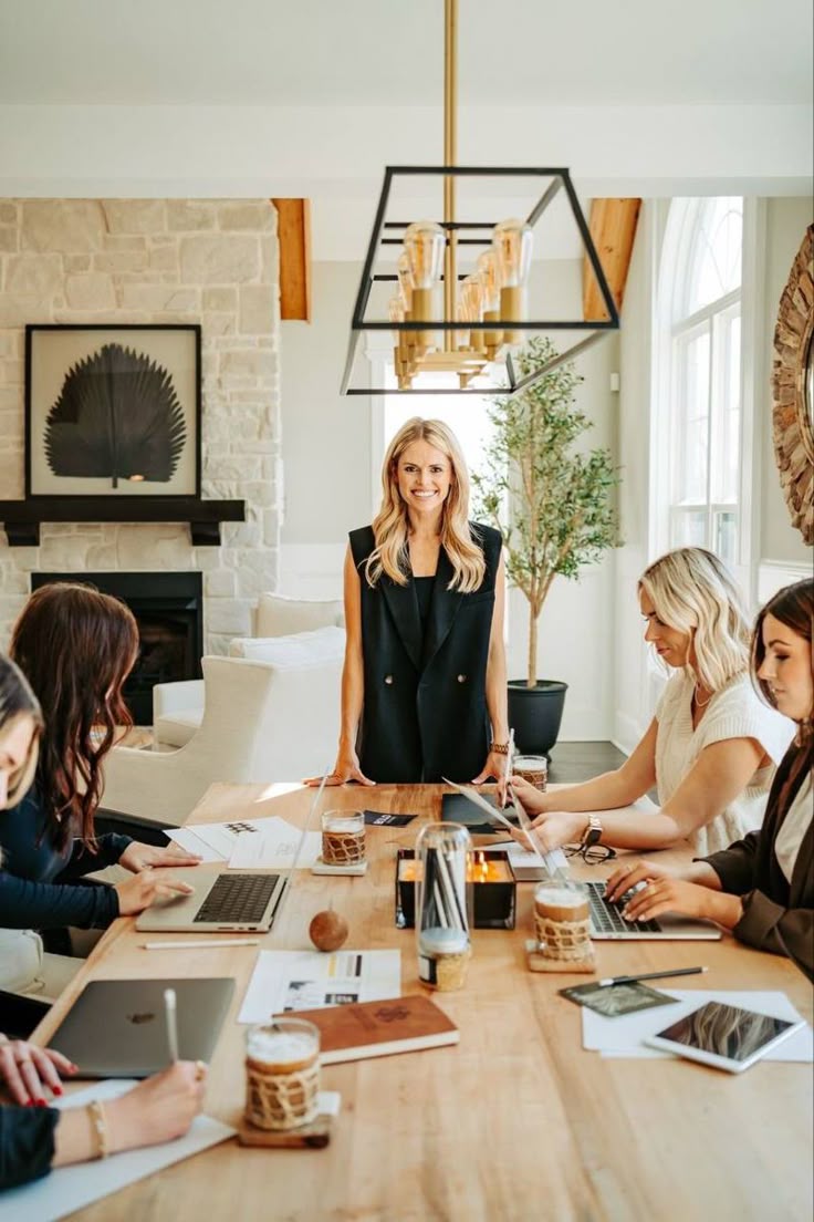 Raumzeit flow service contact section, showing a welcoming space for further questions